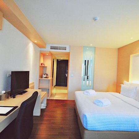 Parinda Hotel Bangkok Exterior foto