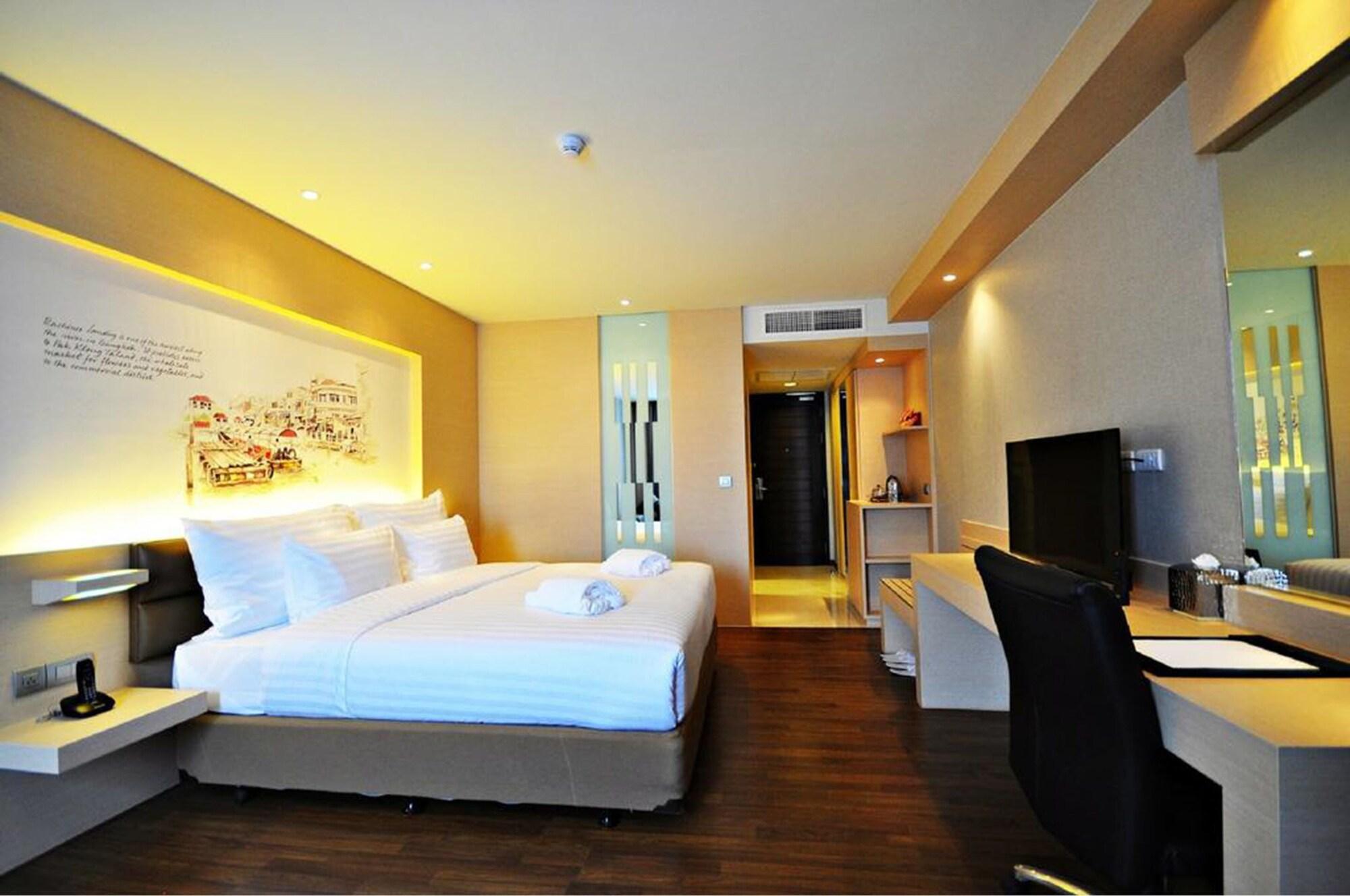 Parinda Hotel Bangkok Exterior foto