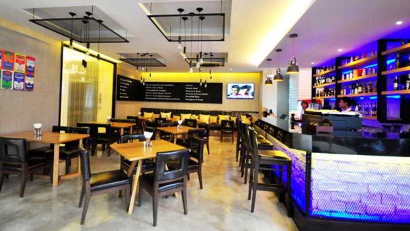Parinda Hotel Bangkok Exterior foto