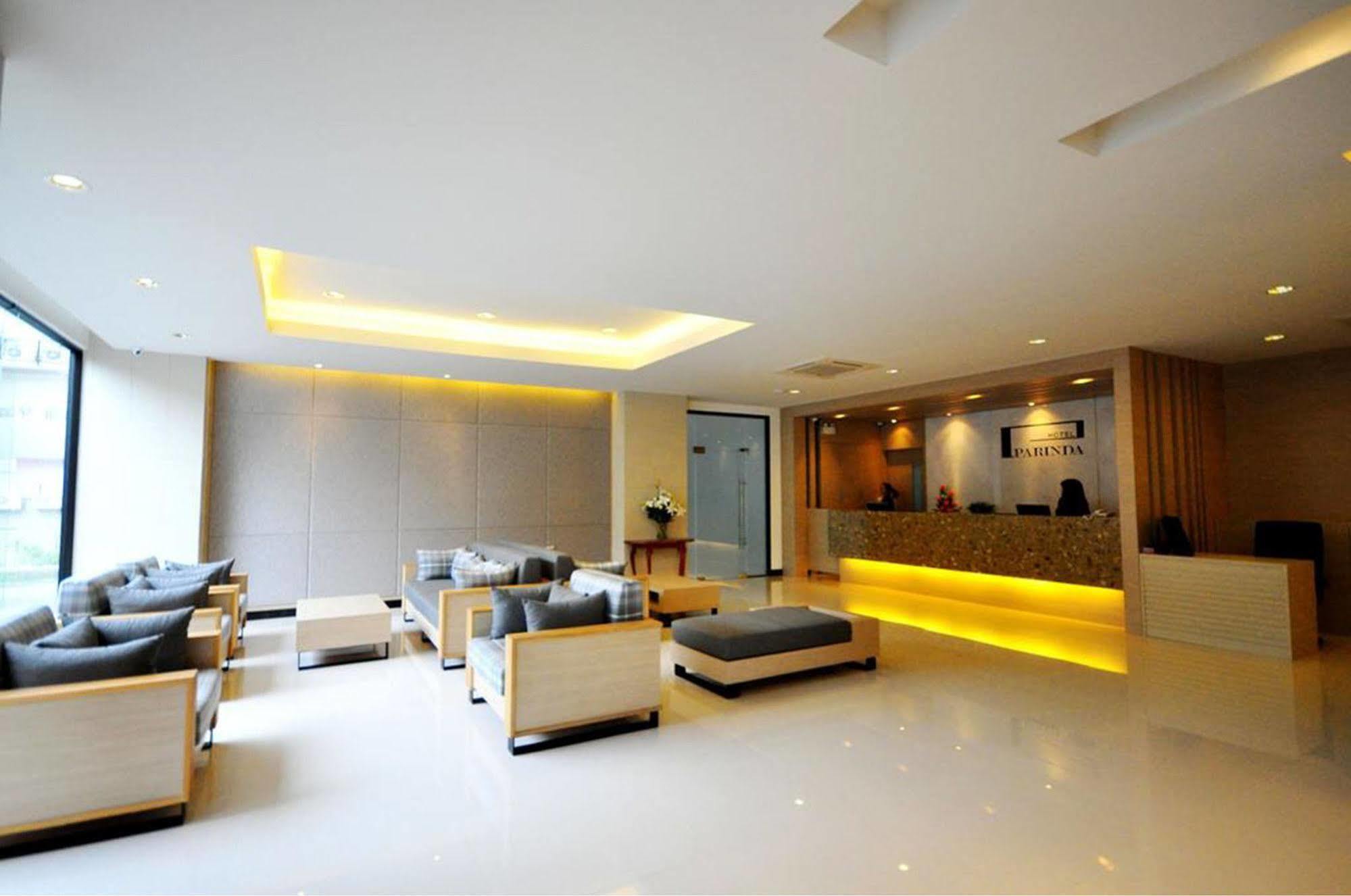 Parinda Hotel Bangkok Exterior foto