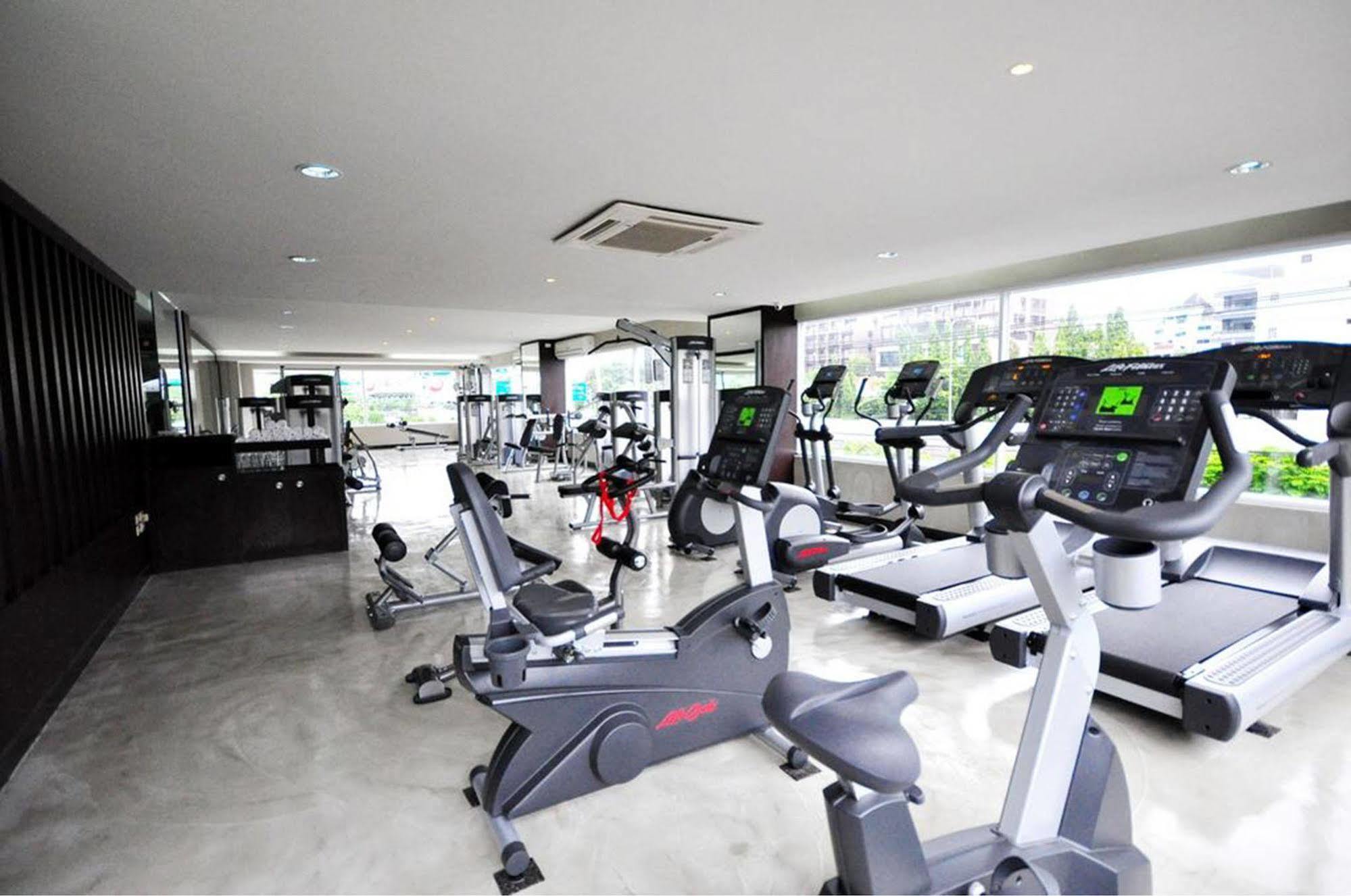 Parinda Hotel Bangkok Exterior foto